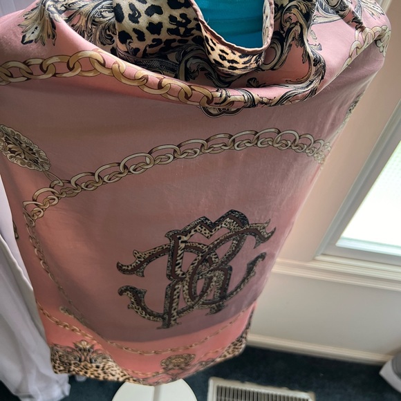 Roberto Cavalli Scarf. 100% Silk. Made in Italy. - Picture 2 of 16